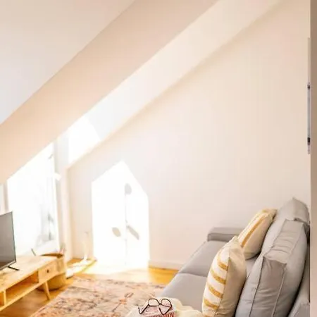 Amaro Iii - Stunning Penthouse In Alcantara Apartment *