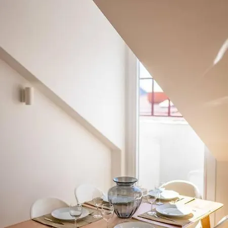 Amaro Iii - Stunning Penthouse In Alcantara Лиссабон